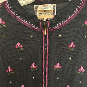 Dale of Norway Vintage Black, Burgundy & Pink crewneck sweater, front zipper
